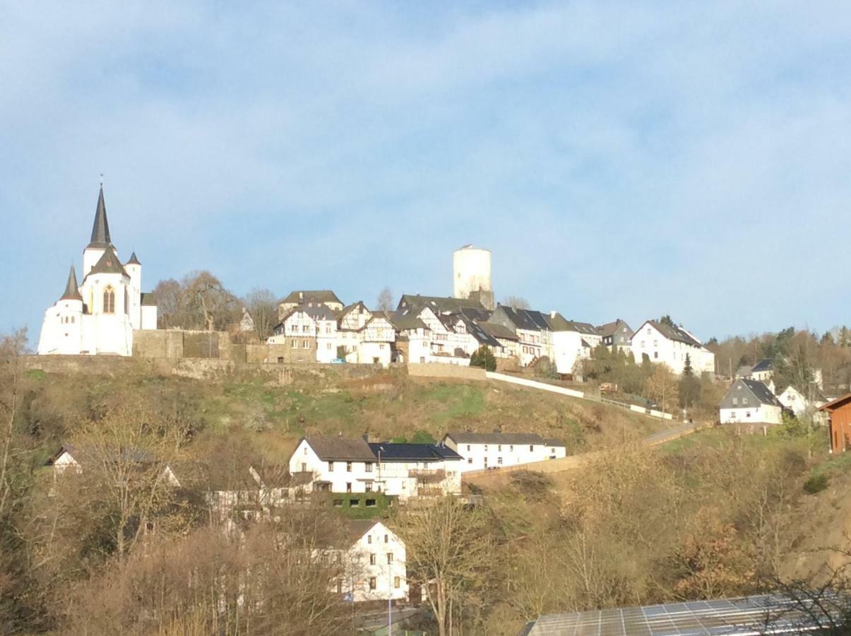 Gastehaus Im Tal 18 Hotel Hellenthal Buitenkant foto